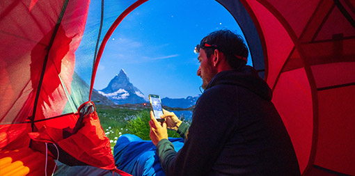 ey-hiker-camping-with-matterhorn-in-background