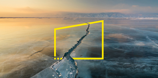 ey-sunset-on-the-ice-with-cracks-lake-baikal-in-winter