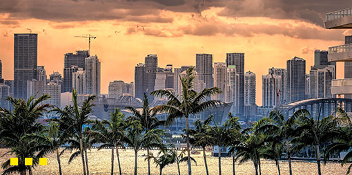 ey-sunset-with-crepuscular-rays-over-downtown-miami-florida